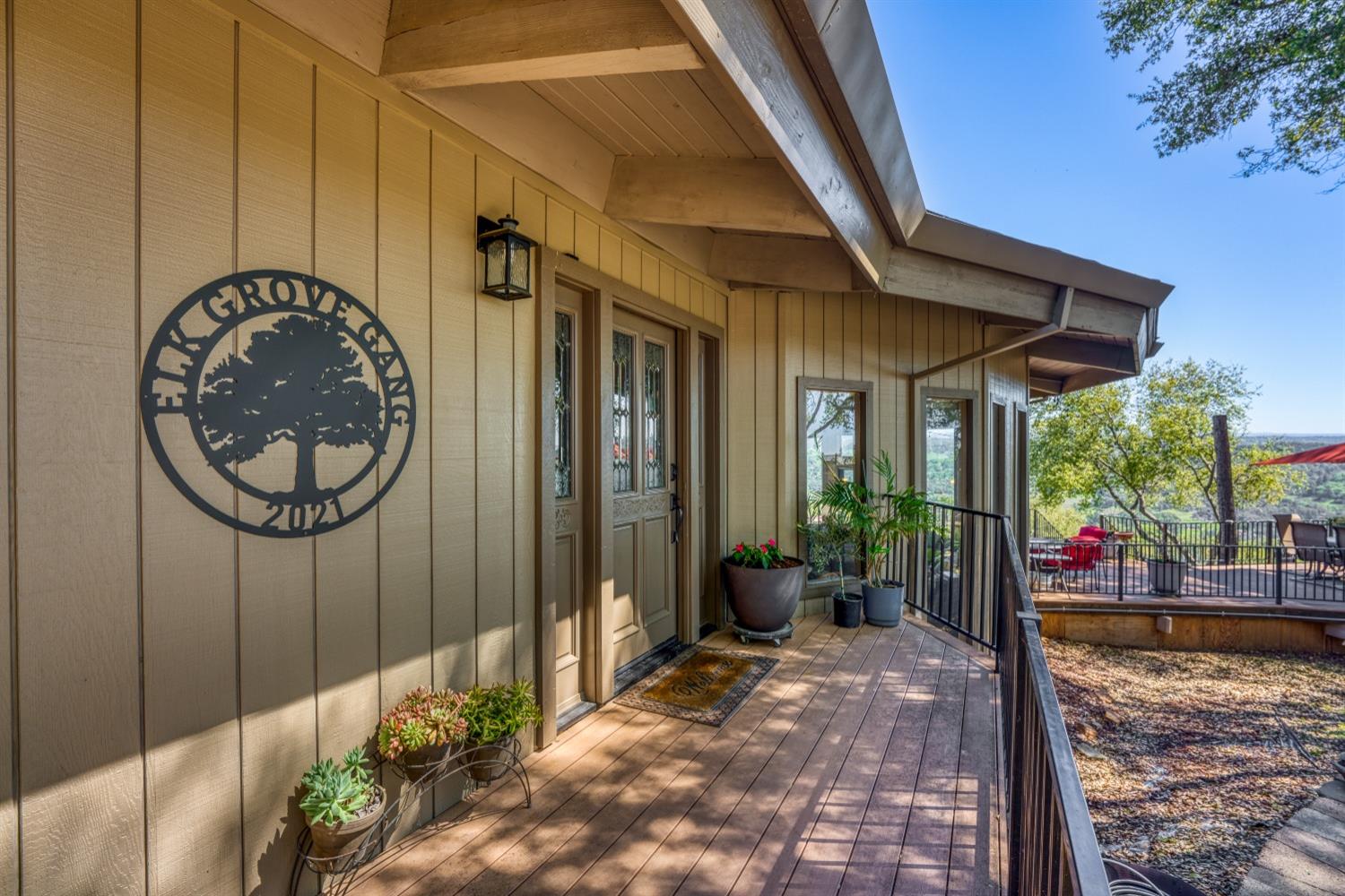 5161 Coyote Pass Road Shingle Springs, CA 95682 - Photo 30 of 48 a view of a pathway of a house