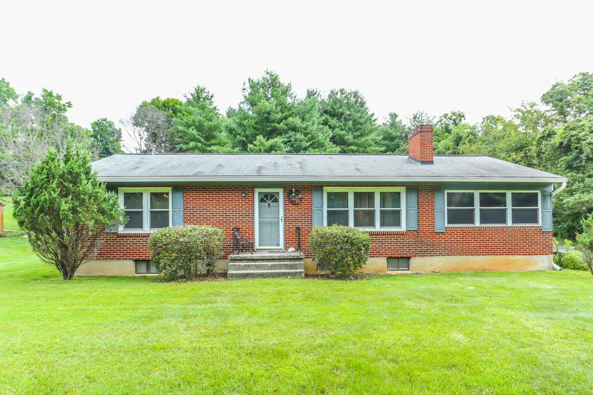 100 Trinity Road Troutville, VA 24175 - Photo 1 of 36 DGA_9495