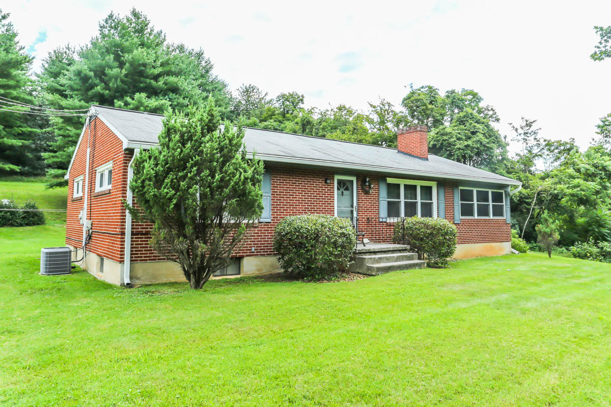 100 Trinity Road Troutville, VA 24175 - Photo 29 of 36 DGA_9498