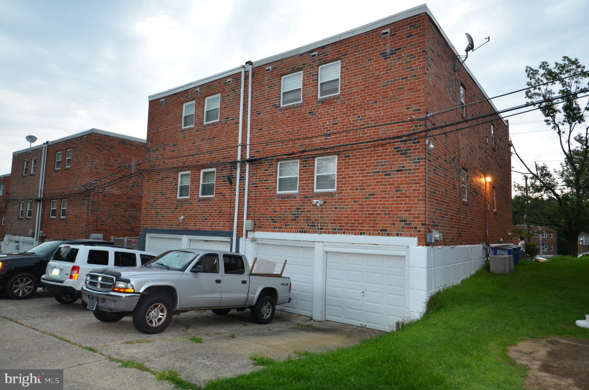 8528 Verree Road Philadelphia, PA 19111 - Photo 2 of 47 Exterior Rear -DUPLEX- 2 Garages/2 Driveway spots