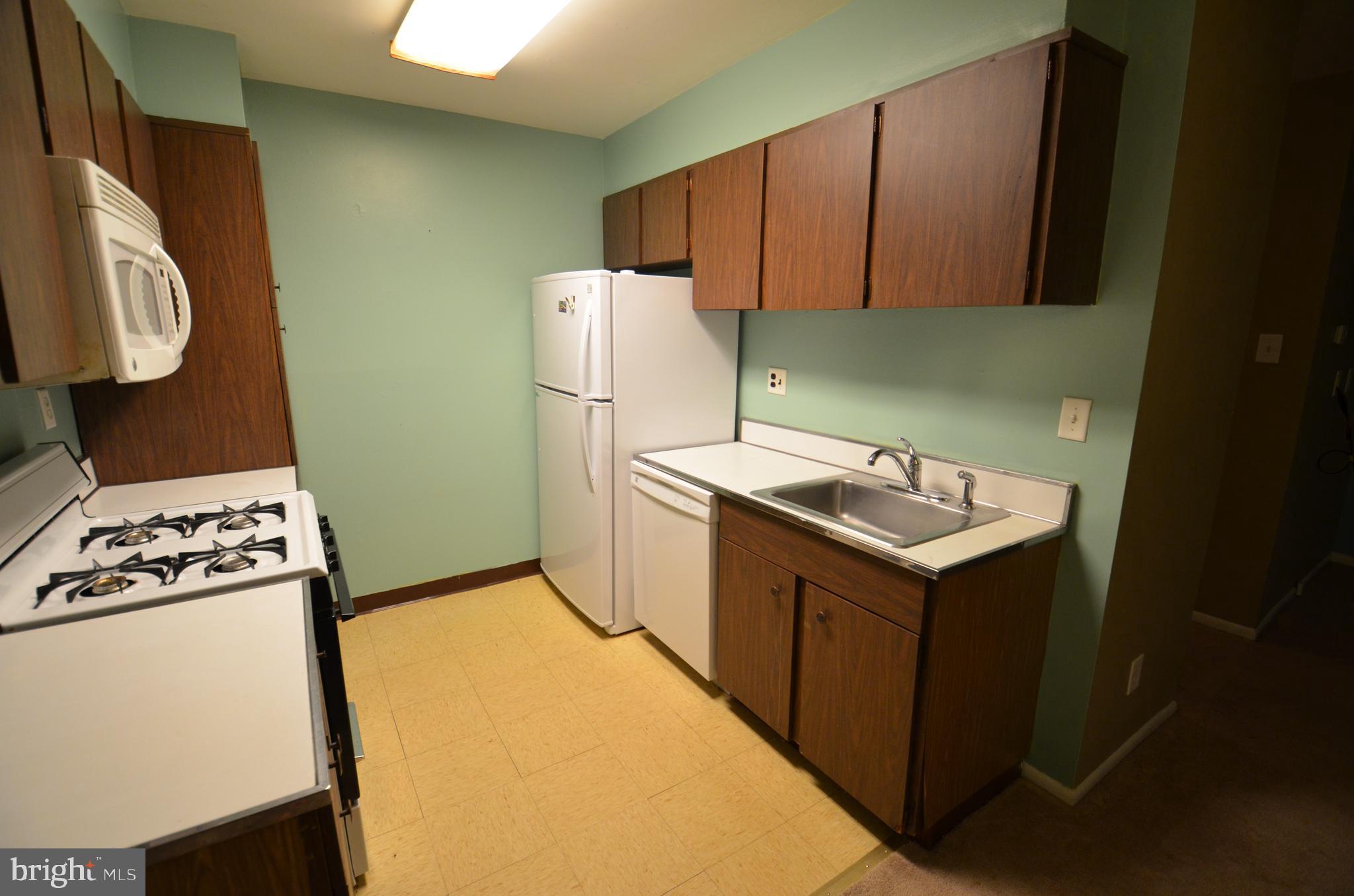 8528 Verree Road Philadelphia, PA 19111 - Photo 11 of 47 Unit 1 - Kitchen; Refrigerator, Dishwasher, Sink