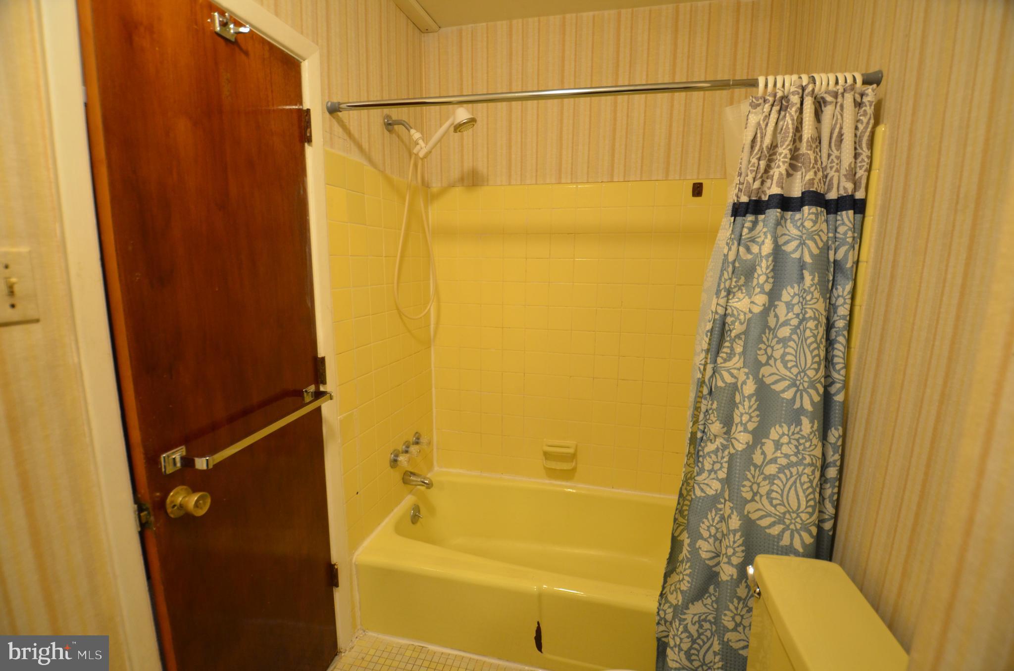 8528 Verree Road Philadelphia, PA 19111 - Photo 18 of 47 Unit 1 - Bathroom
