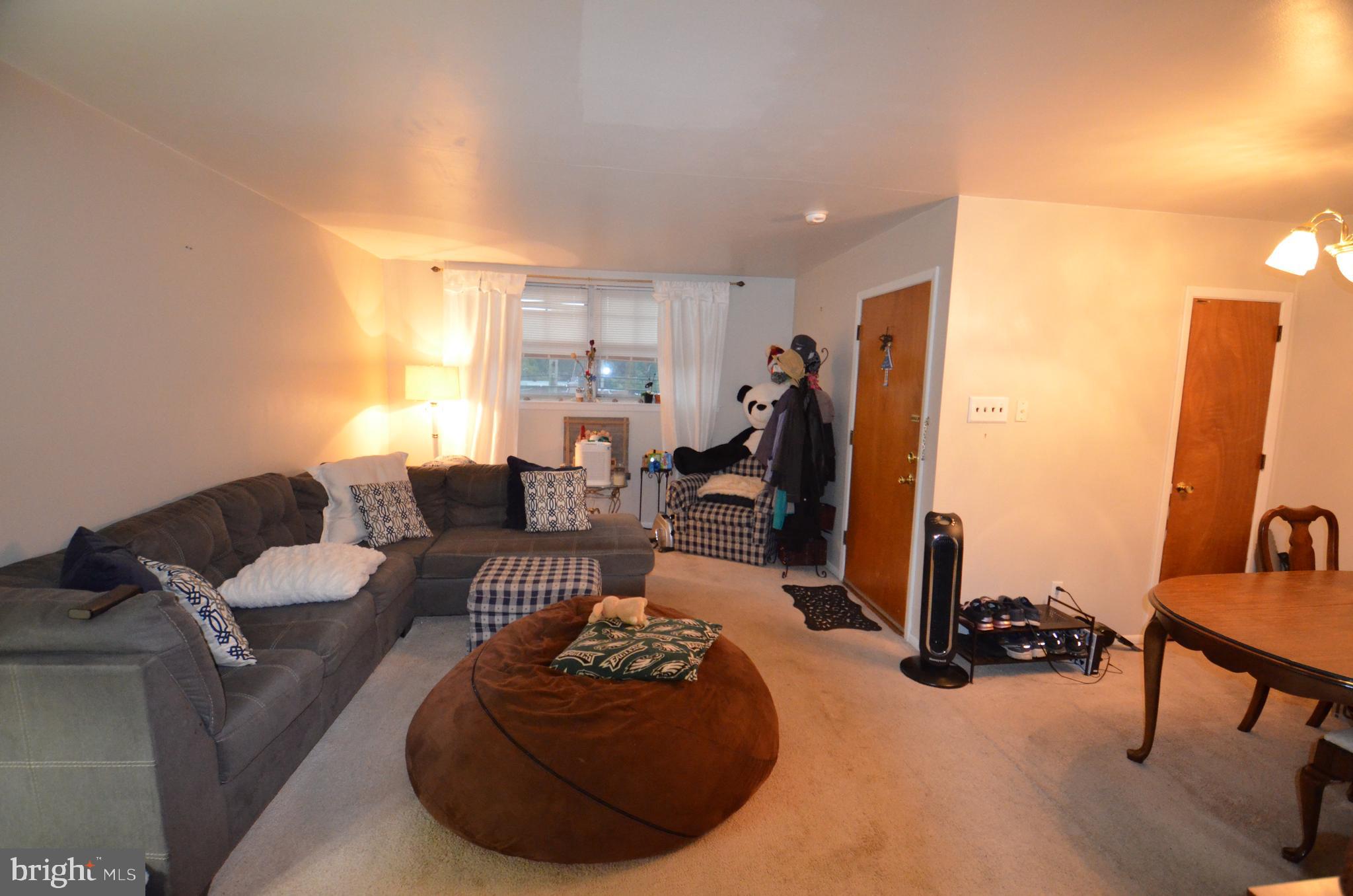 8528 Verree Road Philadelphia, PA 19111 - Photo 23 of 47 Unit 2 - Living Room