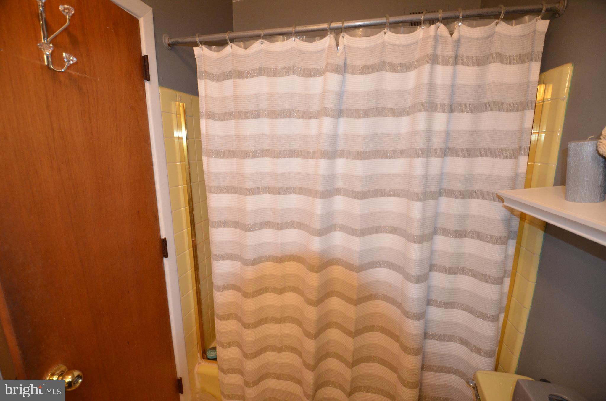 8528 Verree Road Philadelphia, PA 19111 - Photo 32 of 47 Unit 2 - Bathroom