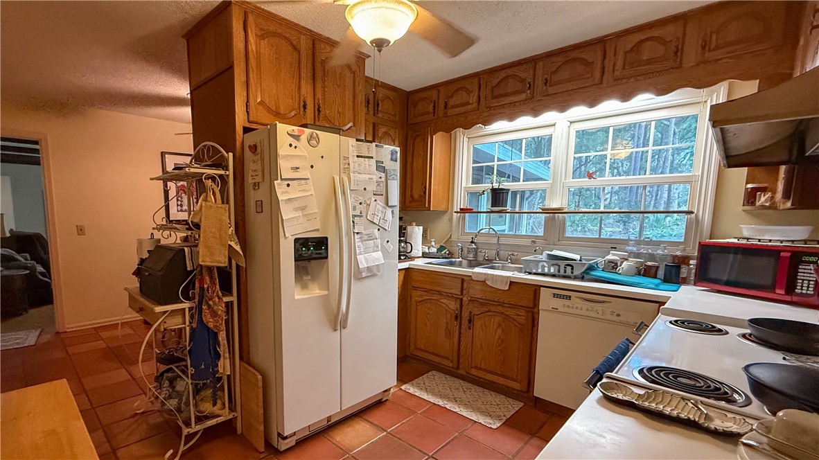 557 Old Plantation Road Jekyll Island, GA 31527 - Photo 11 of 17