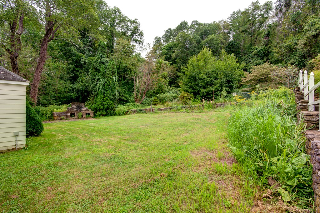 112 Wallace Road Sturbridge, MA 01566 - Photo 7 of 30 a view of yard with green space