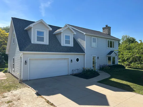 $529,900 | 511 Cheyenne Avenue, Grafton, WI 53024