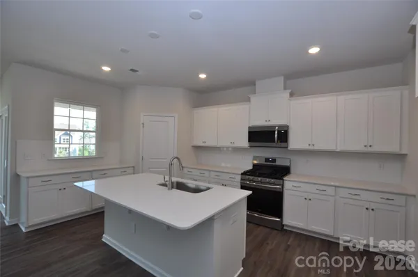 $3,000 | 3102 Deep River Way, Waxhaw, NC 28173