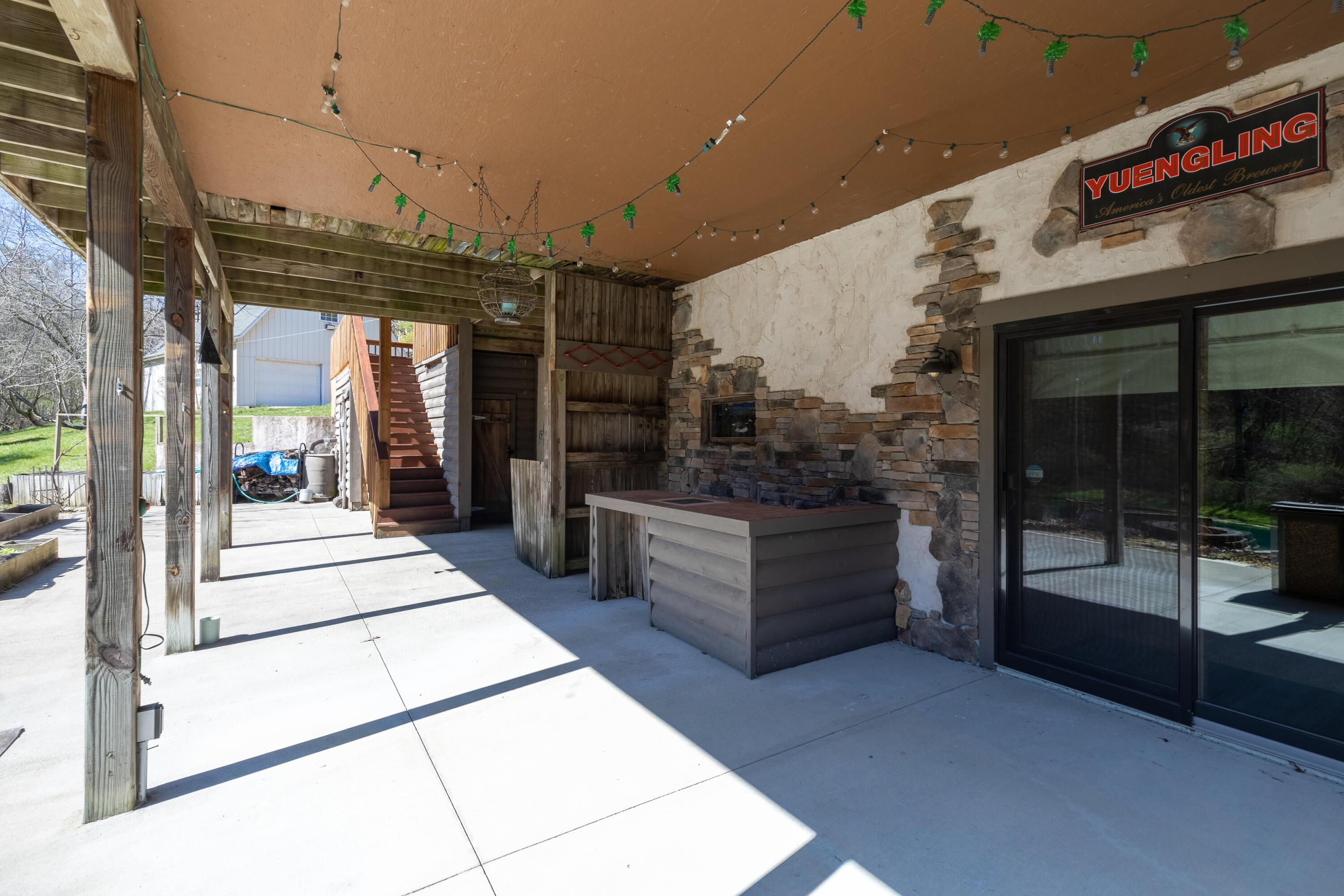 7700 Ballou Road Newark, OH 43056 - Photo 61 of 78 61. Patio