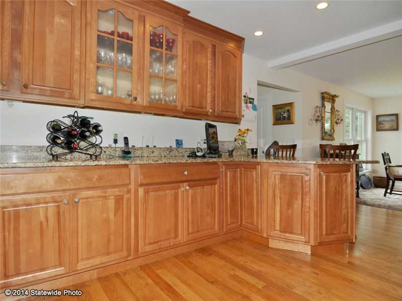 190 West Main Road Little Compton, RI 02837 - Photo 6 of 25 Kitchen.