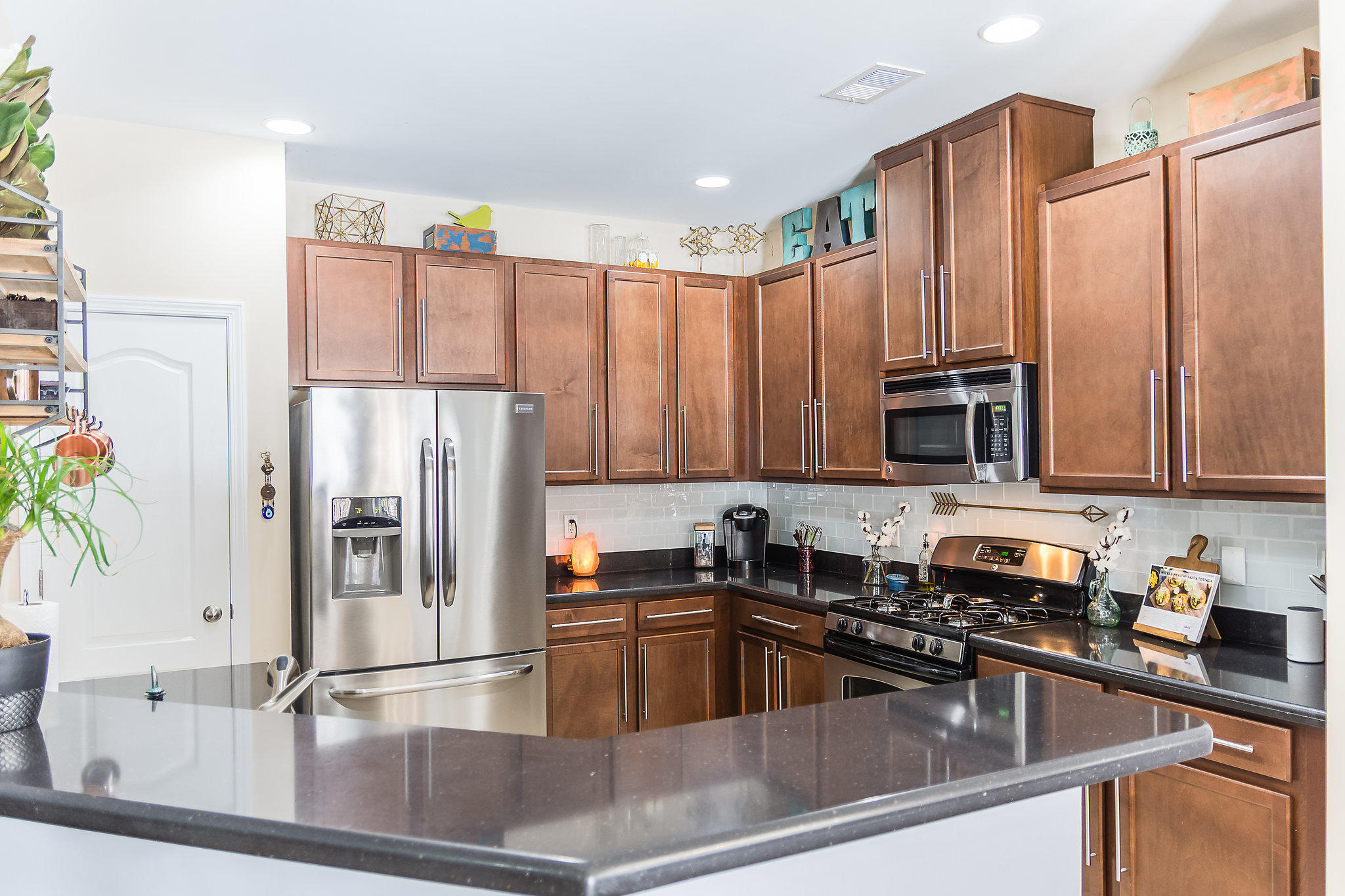 227 Overcup Loop Summerville, SC 29486 - Photo 9 of 37 Kitchen