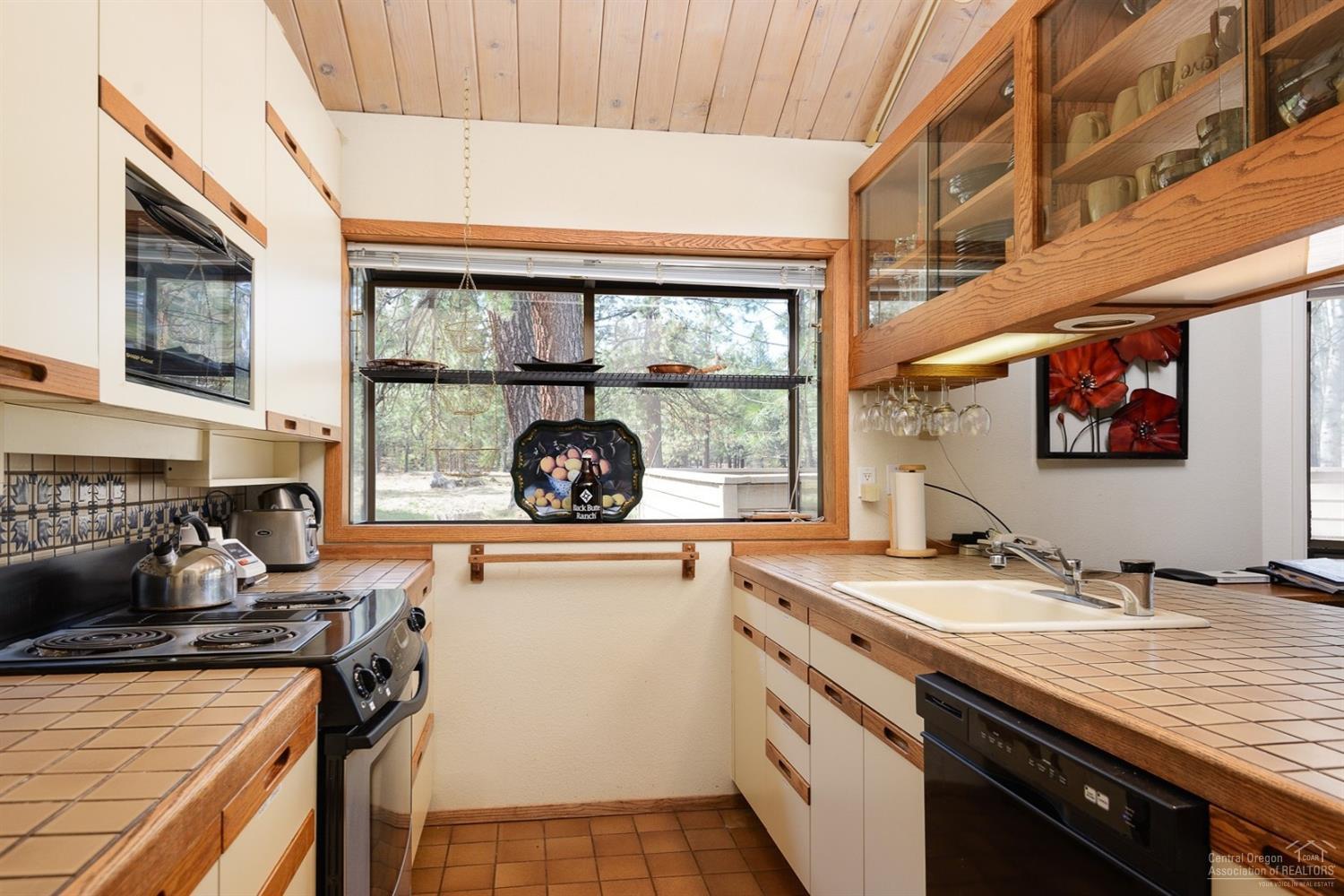 13816 Bishops Cap Black Butte Ranch, OR 97759 - Photo 8 of 23 Additional Photo