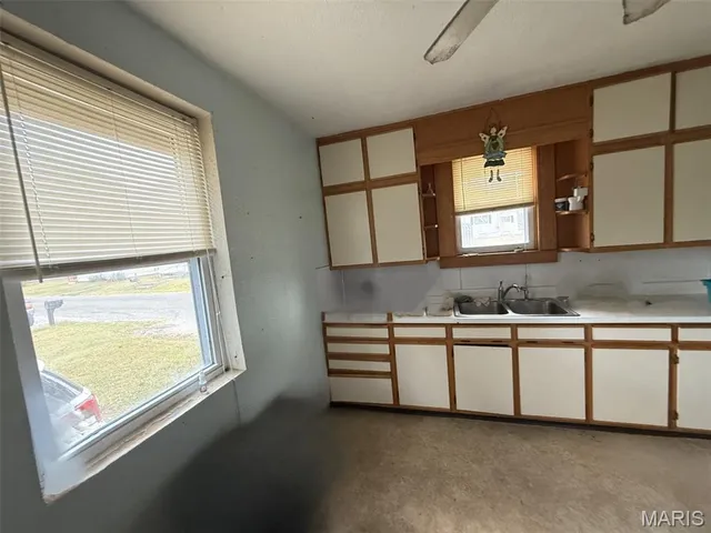 $79,000 | 1529 West Main Street, Vandalia, IL 62471