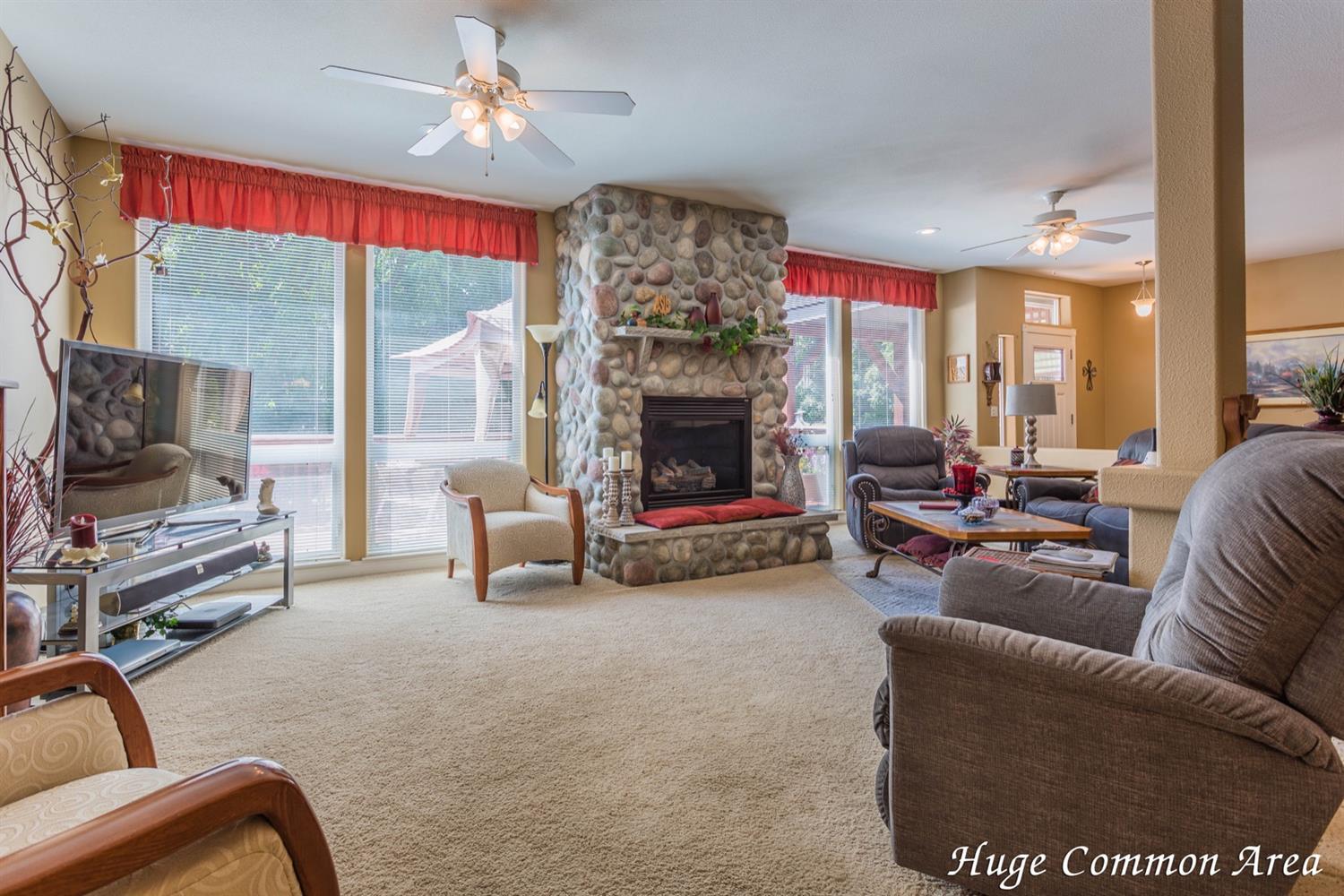 40 Hummingbird Lane Talent, OR 97540 - Photo 2 of 35 Additional Photo