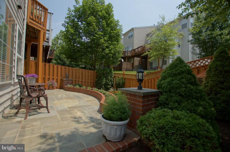 18294 Tupelo Ridge Terrace Leesburg, VA 20176 - Photo 23 of 24 Exterior (Rear)