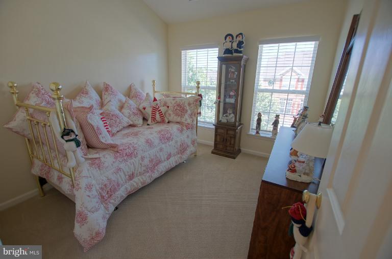 18294 Tupelo Ridge Terrace Leesburg, VA 20176 - Photo 4 of 24 Bedroom