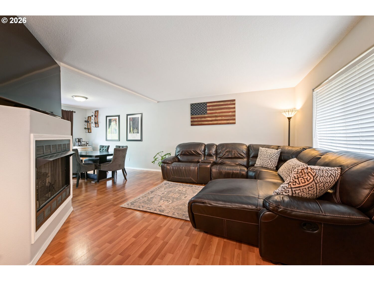7502 Southwest Applegate Drive Beaverton, OR 97007 - Photo 4 of 34 Living Room