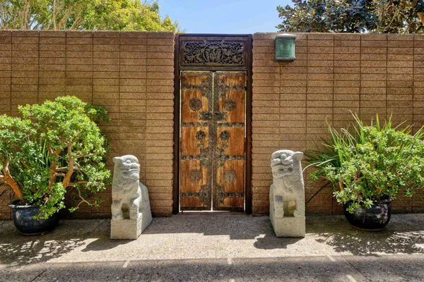 $16,900,000 | 567 Gage Lane, San Diego, CA 92106