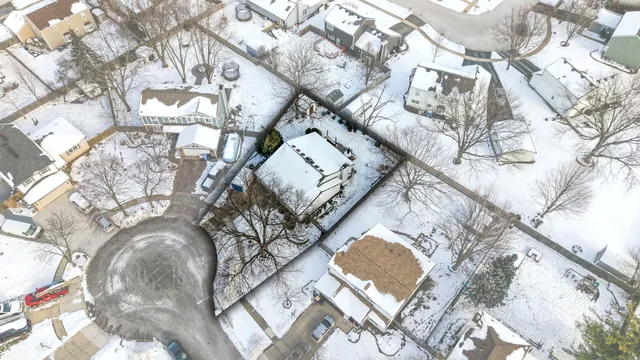 $341,999 | 2S021 Lexington Court, Warrenville, IL 60555