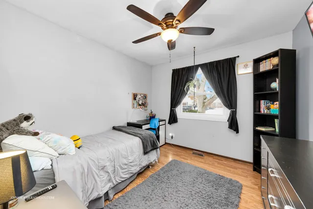 $341,999 | 2S021 Lexington Court, Warrenville, IL 60555