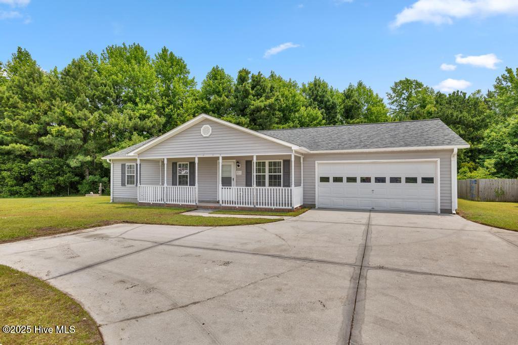 723 Queens Creek Road Hubert, NC 28539 - Photo 1 of 22 IMG_2922
