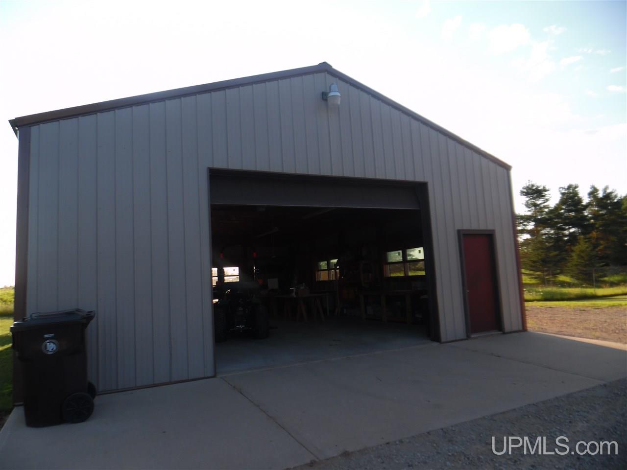 1610 17th Road Bark River, MI 49807 - Photo 15 of 27