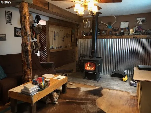 $285,000 | 150 East Franklin Avenue, Dayville, OR 97825