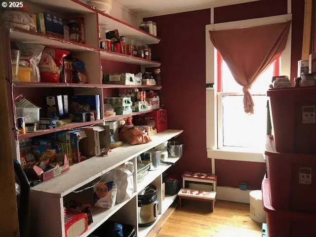 a view of an entryway with workspace