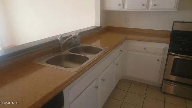 a close view of sink and tap