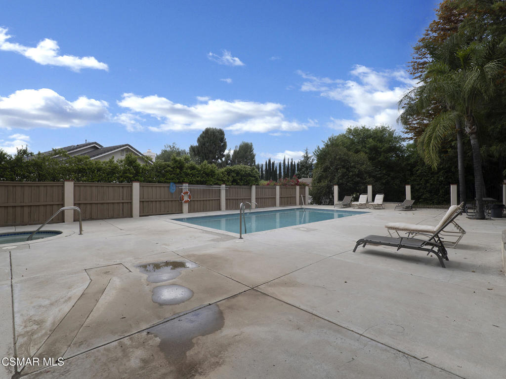 24829 Apple Street, Unit E Newhall, CA 91321 - Photo 28 of 29 a view of a park
