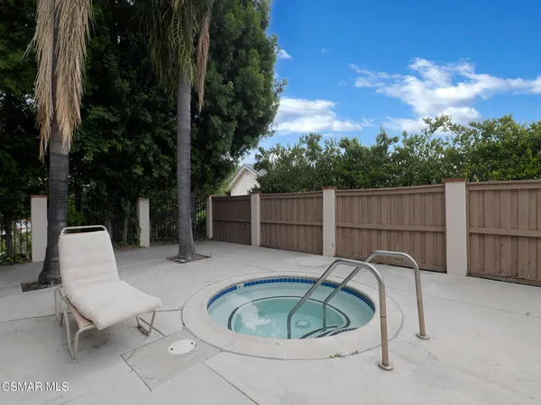 $530,000 | 24829 Apple Street, Unit E, Newhall, CA 91321