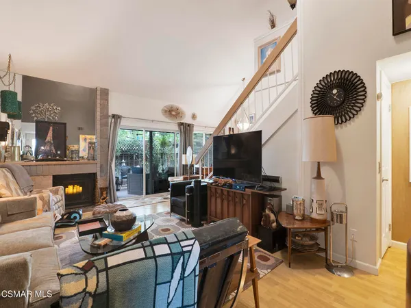 $530,000 | 24829 Apple Street, Unit E, Newhall, CA 91321