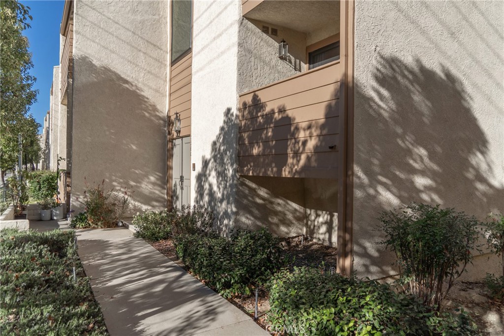 5360 Las Virgenes Road Calabasas, CA 91302 - Photo 2 of 37