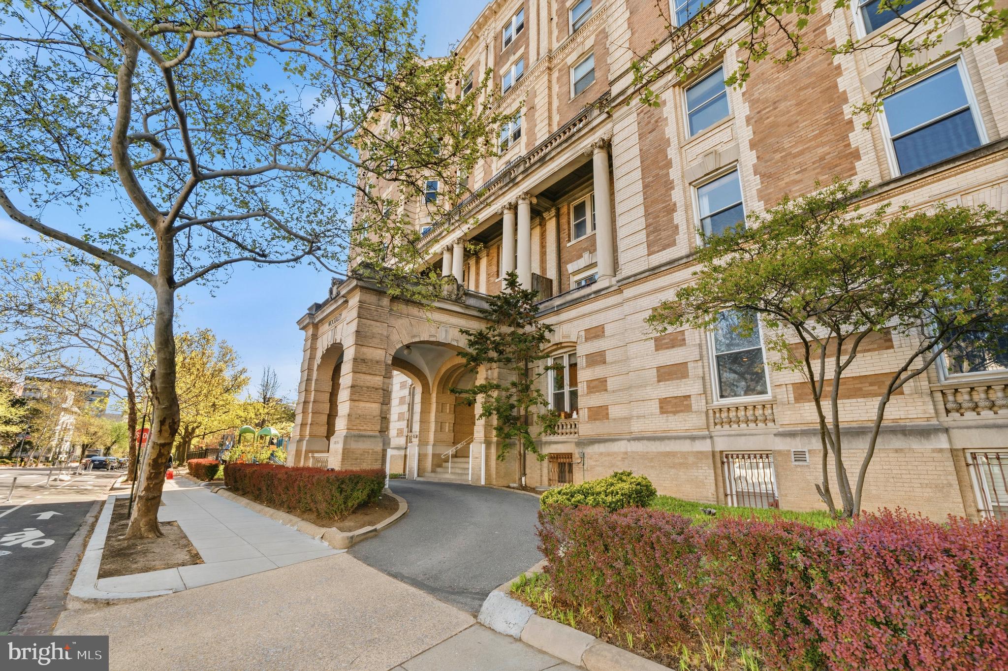 1851 Columbia Road Northwest, Unit 401 Washington, DC 20009 - Photo 23 of 27