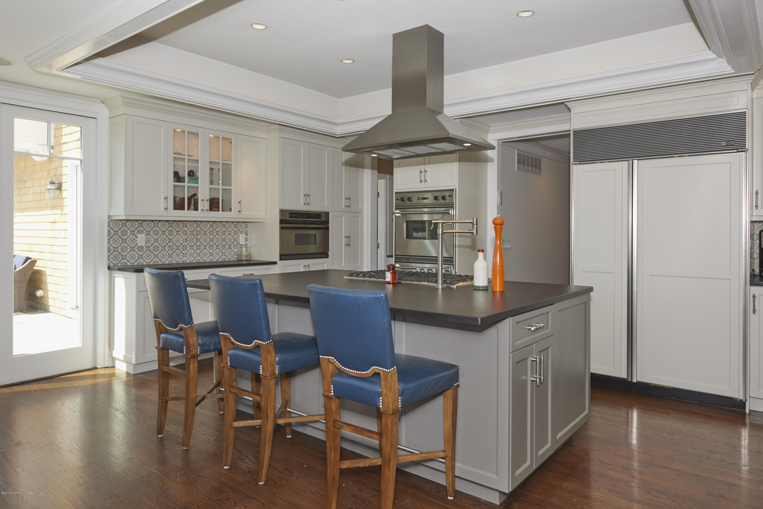 13 Rivers Edge Drive Rumson, NJ 07760 - Photo 11 of 41 Breakfast Bar