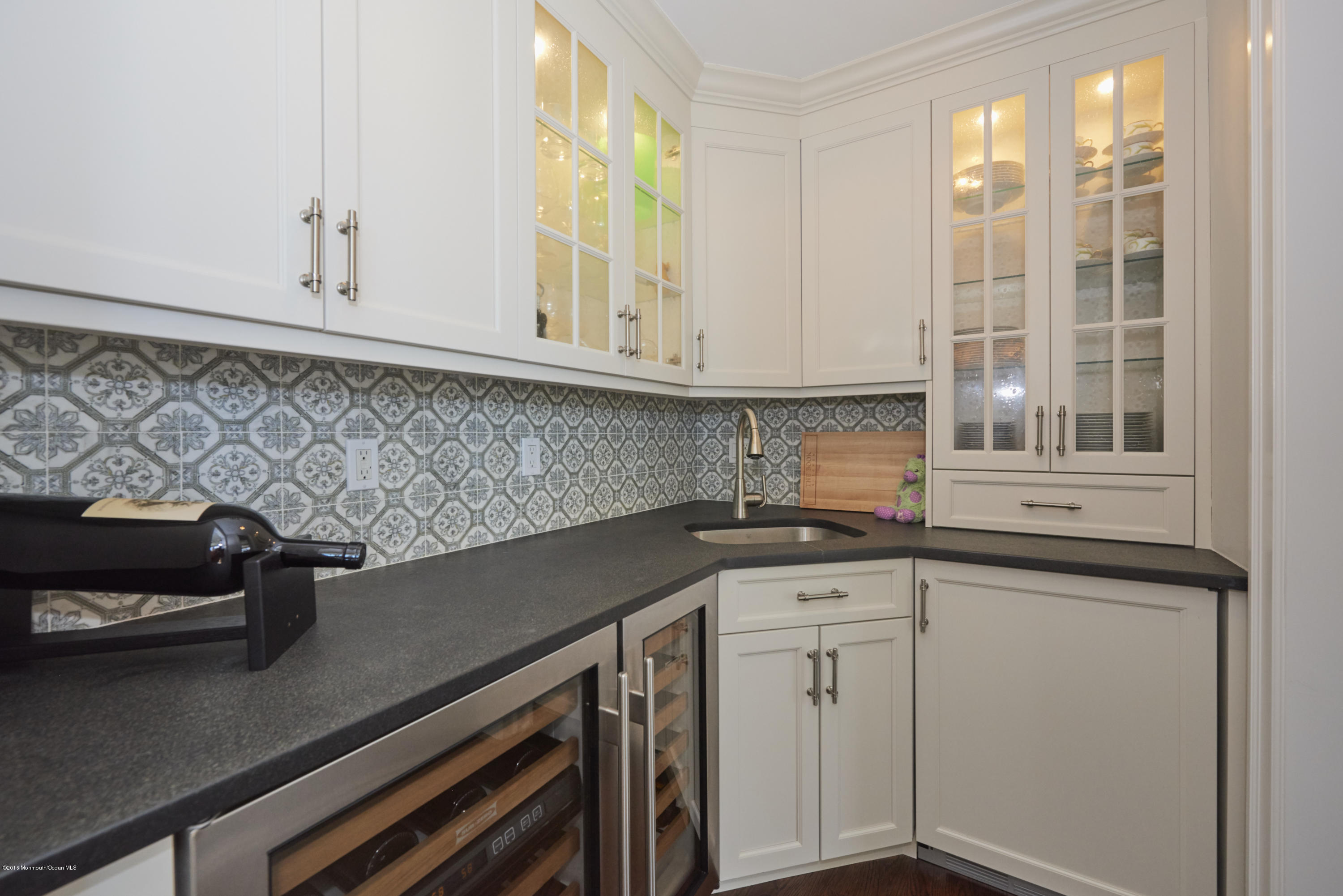 13 Rivers Edge Drive Rumson, NJ 07760 - Photo 14 of 41 Butler's Pantry