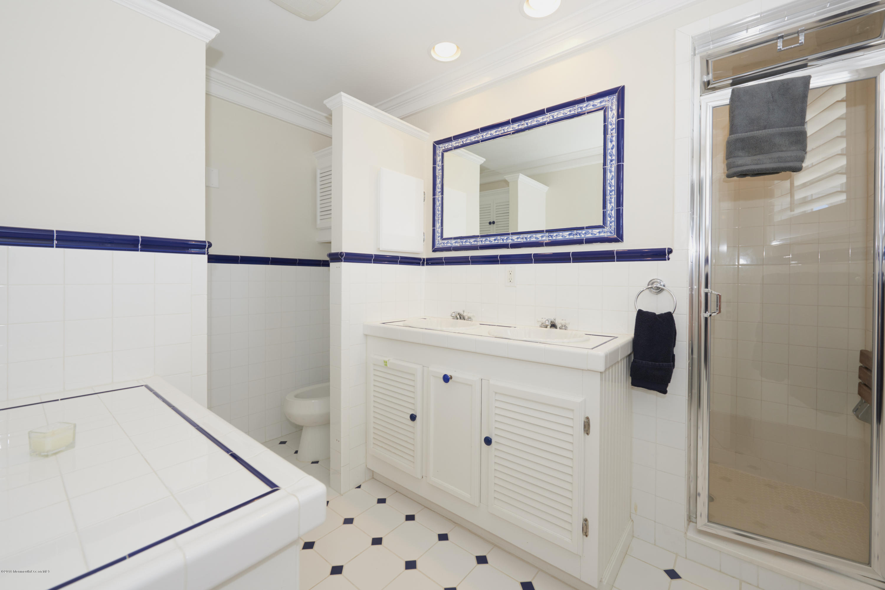 13 Rivers Edge Drive Rumson, NJ 07760 - Photo 25 of 41 En-Suite Bath