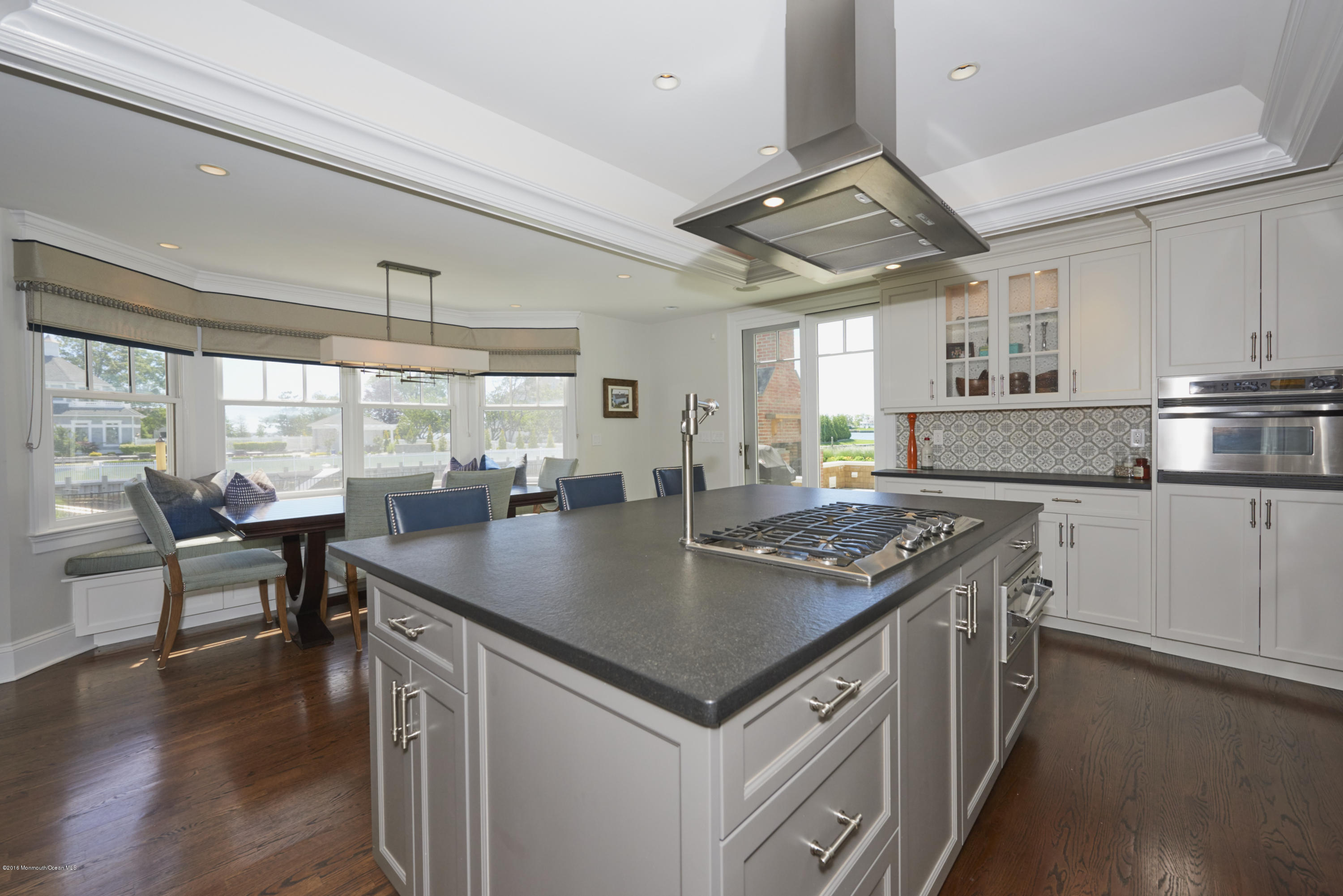 13 Rivers Edge Drive Rumson, NJ 07760 - Photo 10 of 41 Center Island