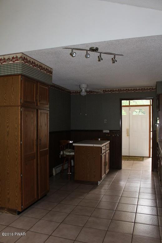1103 Advent Road Lake Ariel, PA 18436 - Photo 15 of 60 KITCHEN