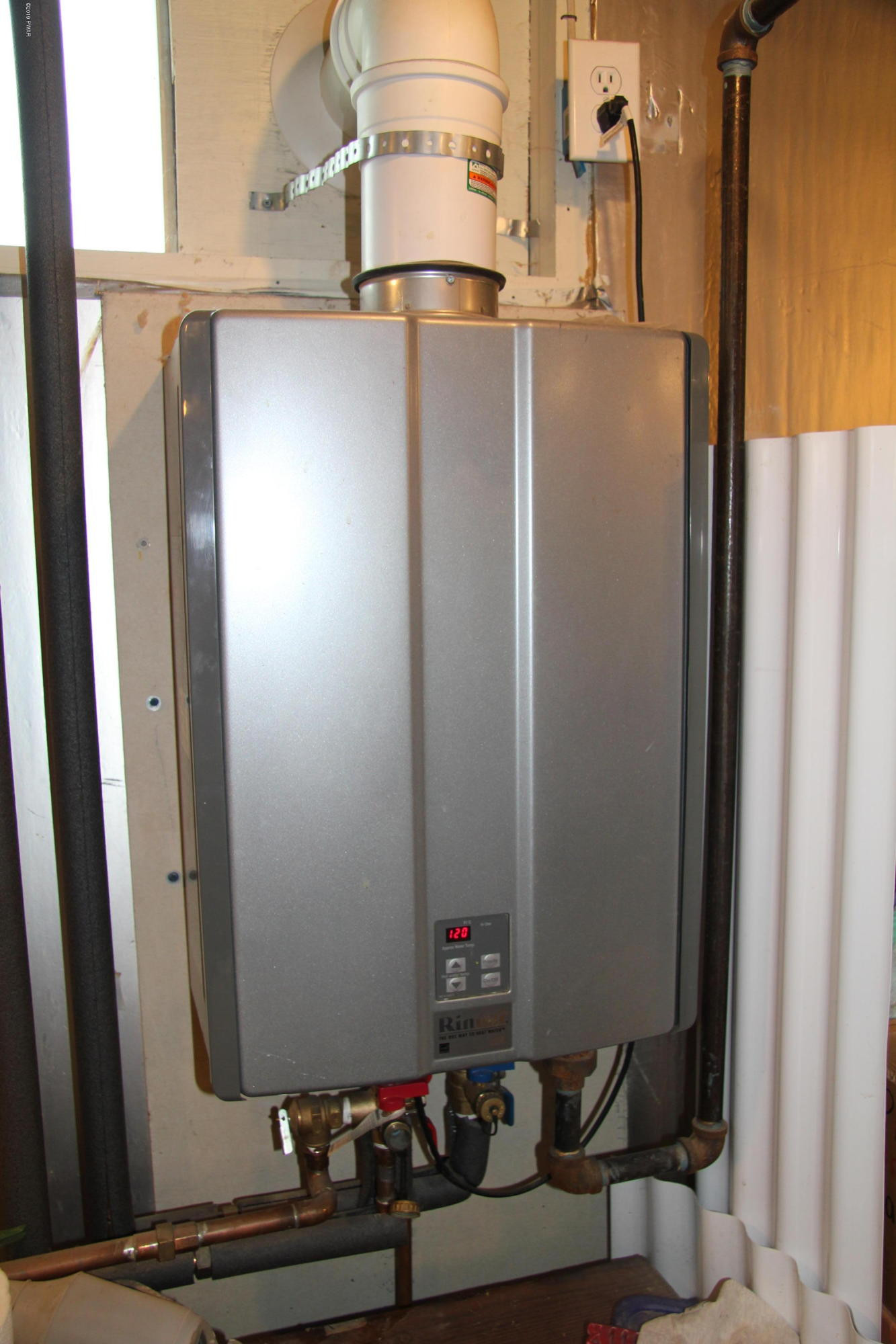 45 Steiner Road Damascus, PA 18415 - Photo 39 of 52 hot water