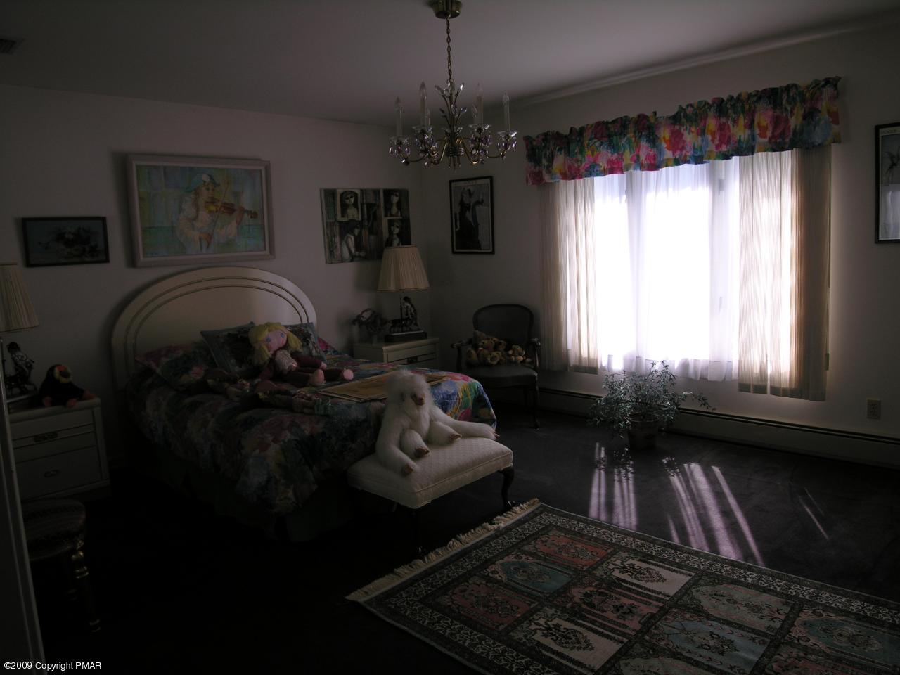 2109 Ridge Road Stroudsburg, PA 18360 - Photo 16 of 18 2nd Bedroom