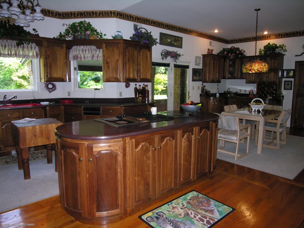 2109 Ridge Road Stroudsburg, PA 18360 - Photo 6 of 18 Gourmet Kitchen