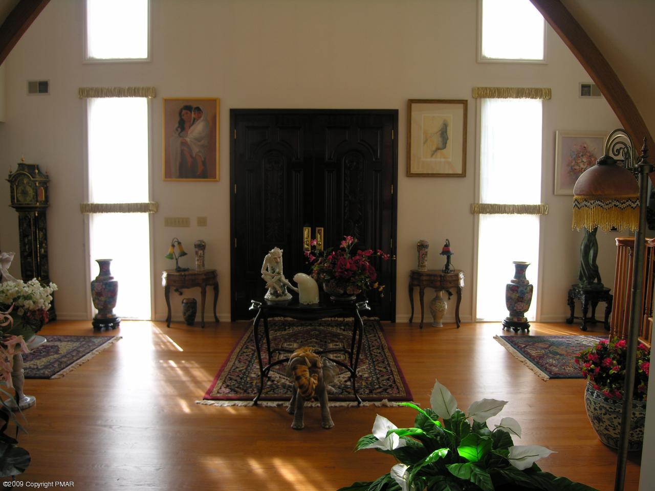 2109 Ridge Road Stroudsburg, PA 18360 - Photo 9 of 18 Foyer