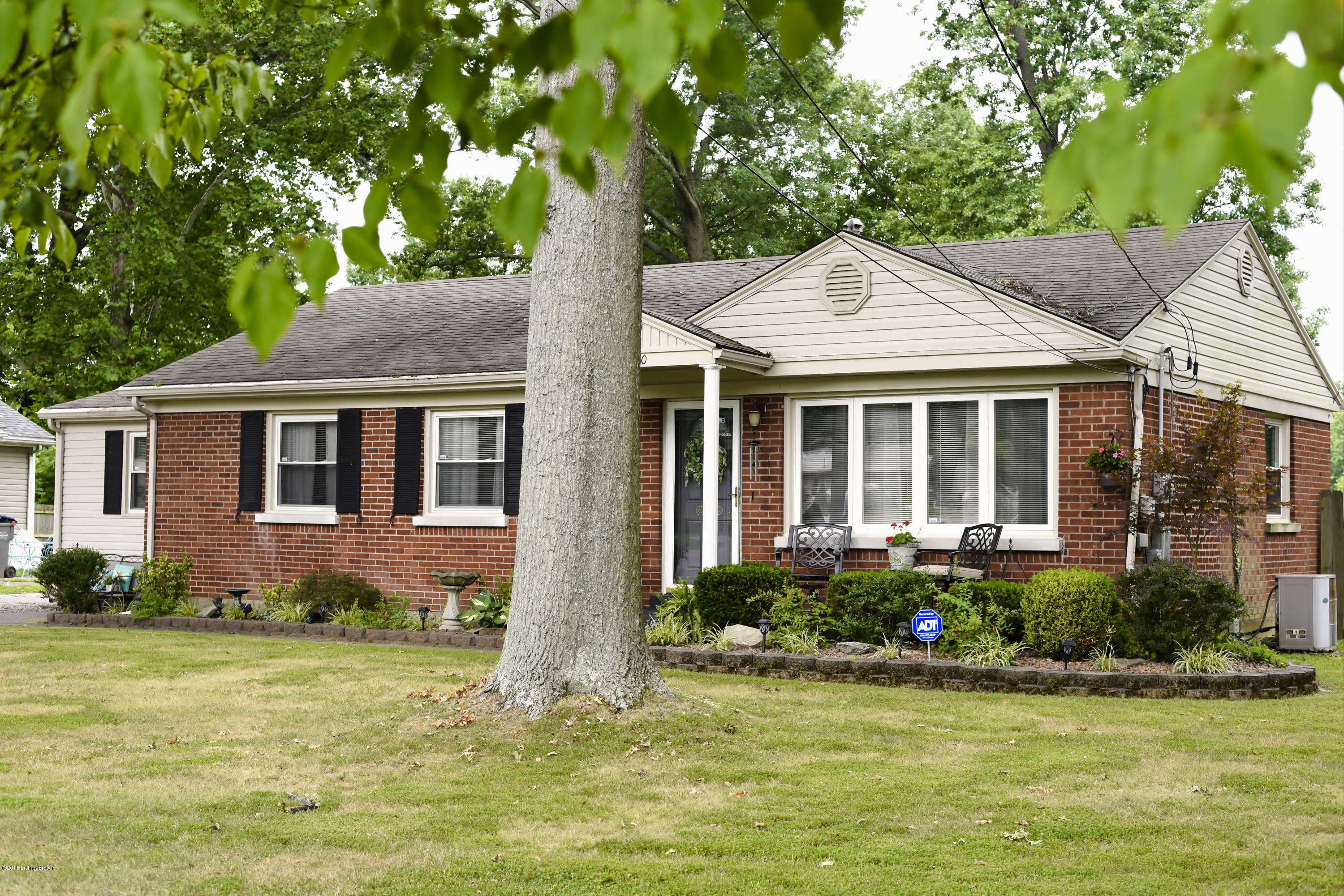 8200 Virginia Road Louisville, KY 40258 - Photo 2 of 50 Front Close Up