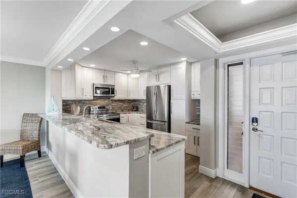 $699,000 | 6662 Estero Boulevard, Unit 308, Fort Myers Beach, FL 33931