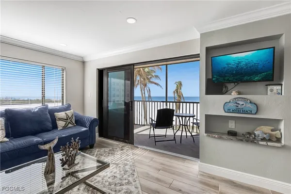 $699,000 | 6662 Estero Boulevard, Unit 308, Fort Myers Beach, FL 33931