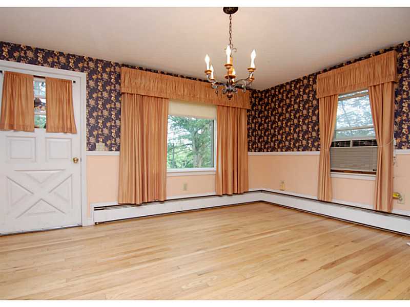 59 Boombridge Road Westerly, RI 02891 - Photo 8 of 25 Dining Room.