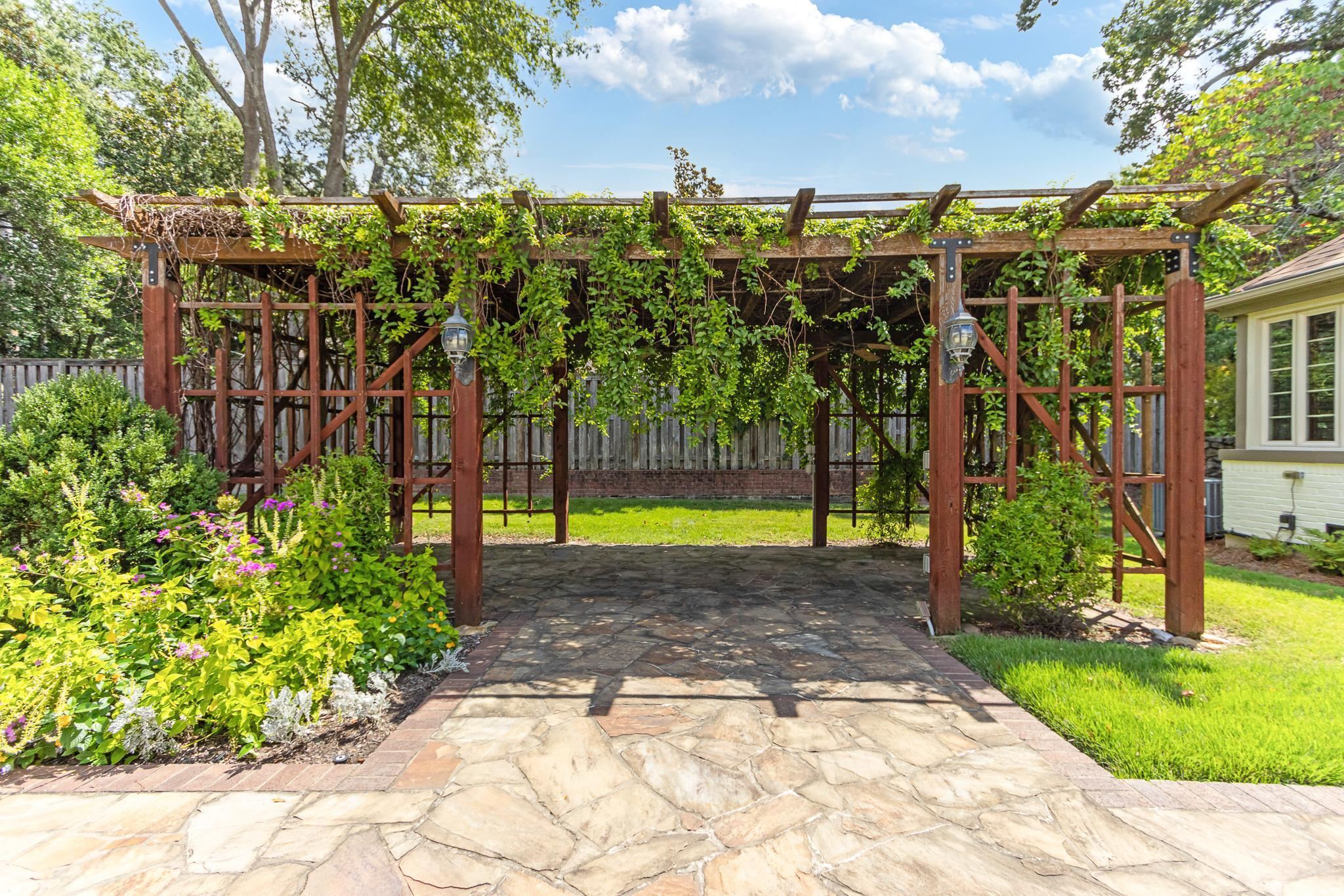 3790 Walnut Grove Road Memphis, TN 38111 - Photo 10 of 40