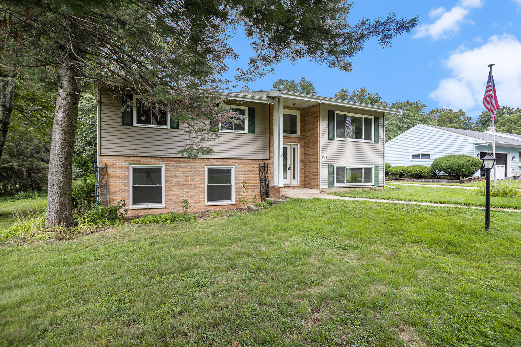 225 Highfield Road Marshall, MI 49068 - Photo 2 of 26 DNG-7