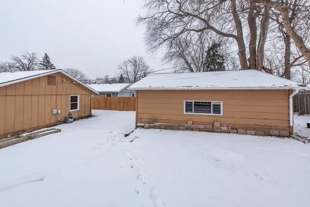 a house view with a outdoor space